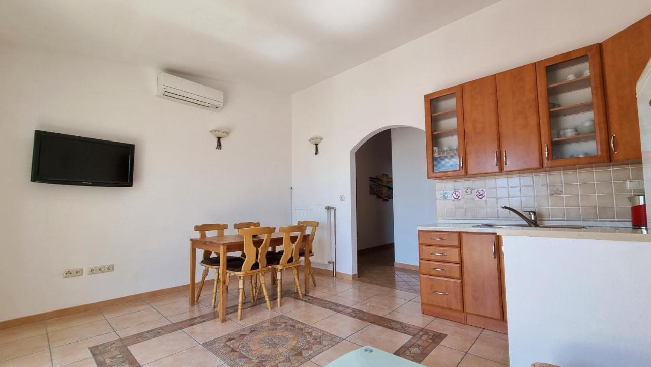 Apartments Stare Duce 6 أوميس المظهر الخارجي الصورة